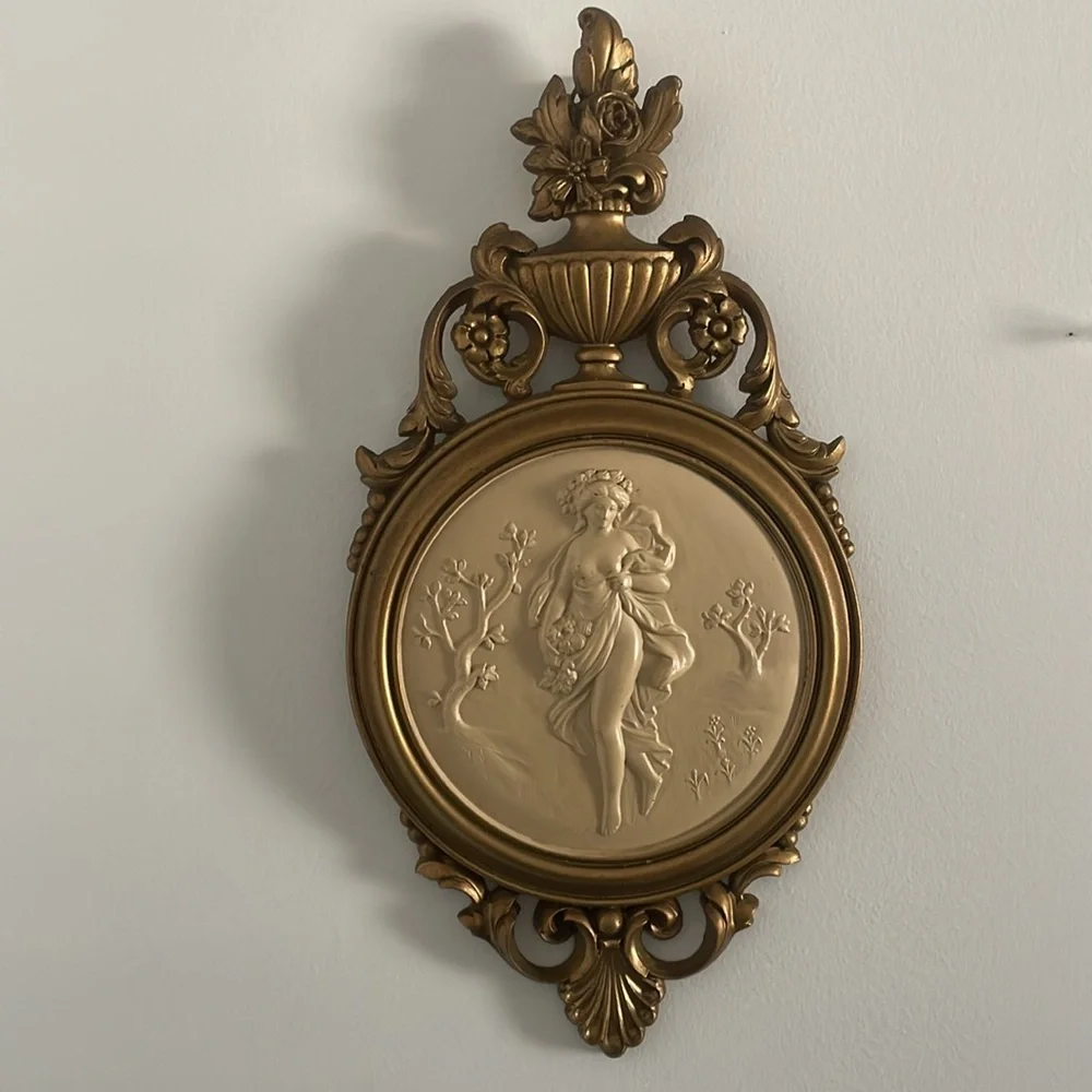 Pair Vintage Cameo Wall Plaques Baroque Female/Goddess Images USA - Picture 2 of 10